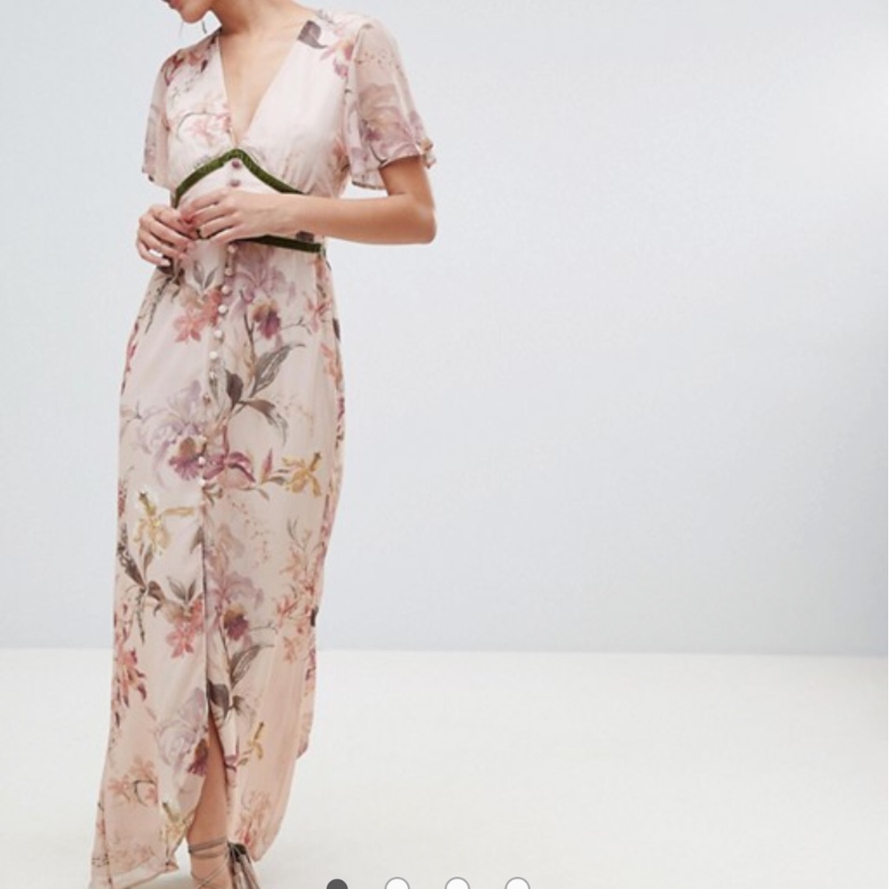 Hope & Ivy Button Chiffon Floral Blush Maxi Dress
